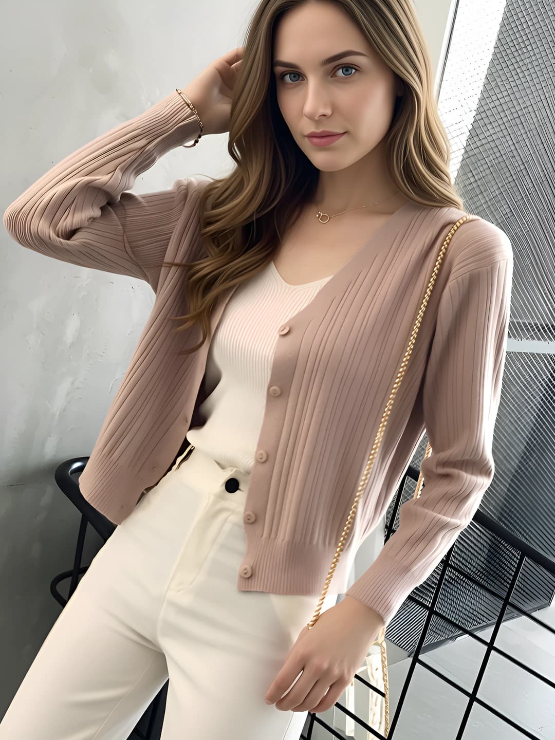 Ayollar uchun trikotaj kardigan, kuz-qish mavsumi uchun yupqa, bo'sh (oversize) kesim, V-yoqali, uzun yengli, kalta, bir rangli