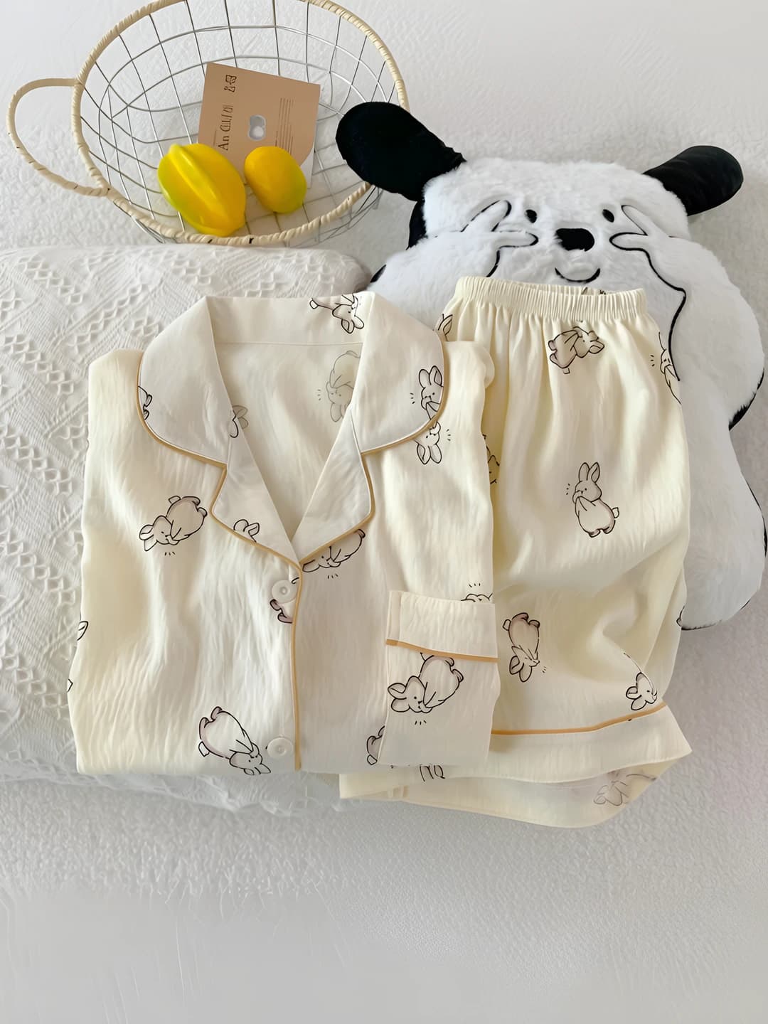 7403 Clapping rabbit