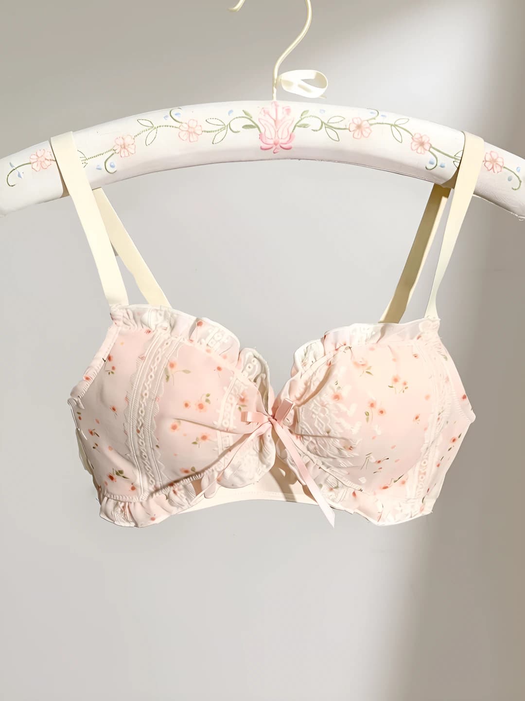 Women's bra set with lace edge, floral pattern, moisture-wicking, comfortable, 3/4 cup, 4-row back closure
