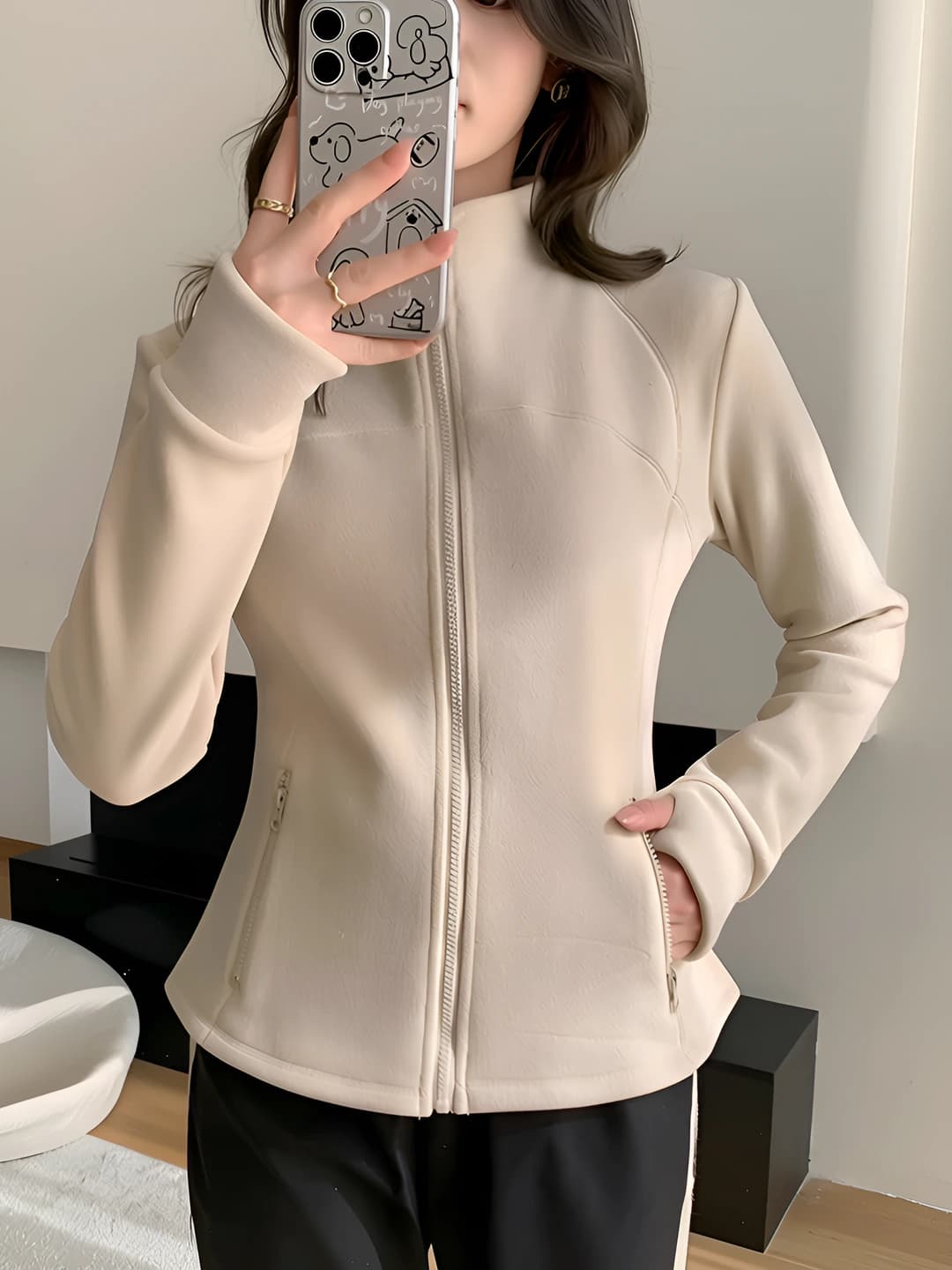 Off-white apricot