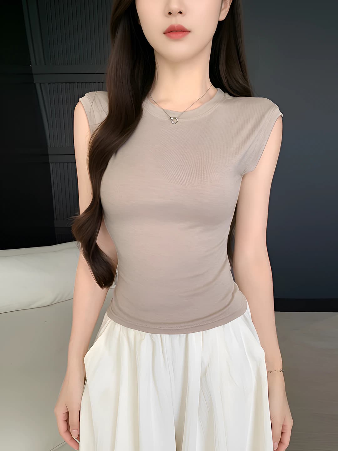 Light coffee stand-up collar