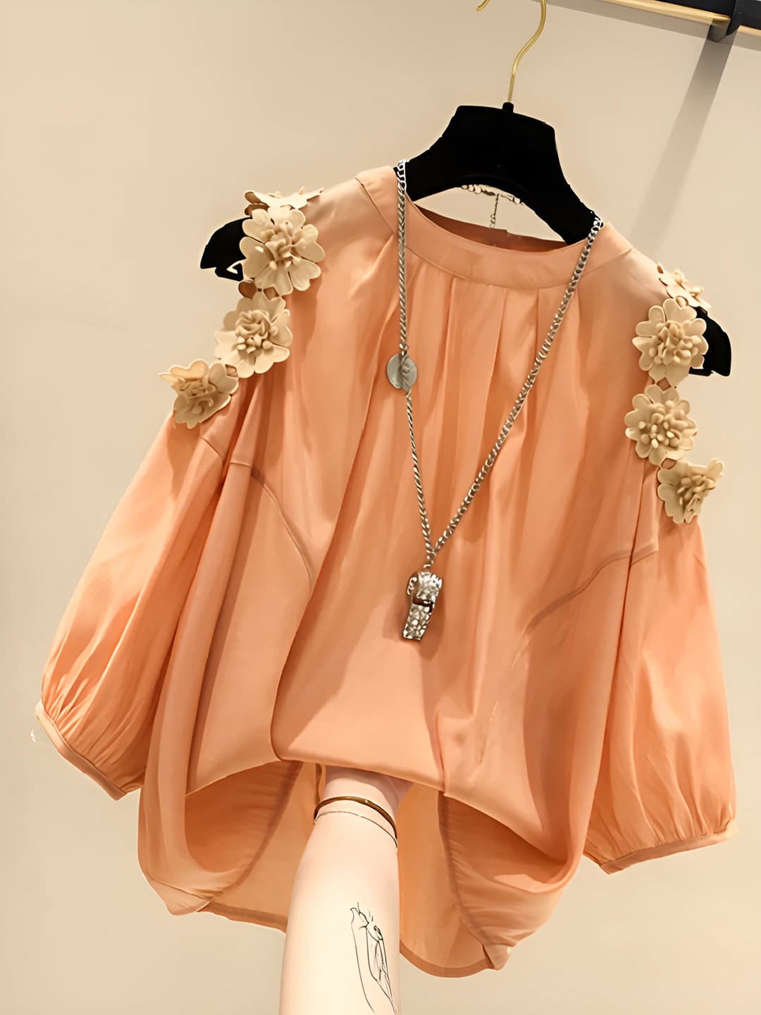 Women's loose fit off-shoulder chiffon top with floral pattern, crew neck, short sleeve, three-quarter sleeve, Korean style, spring-summer