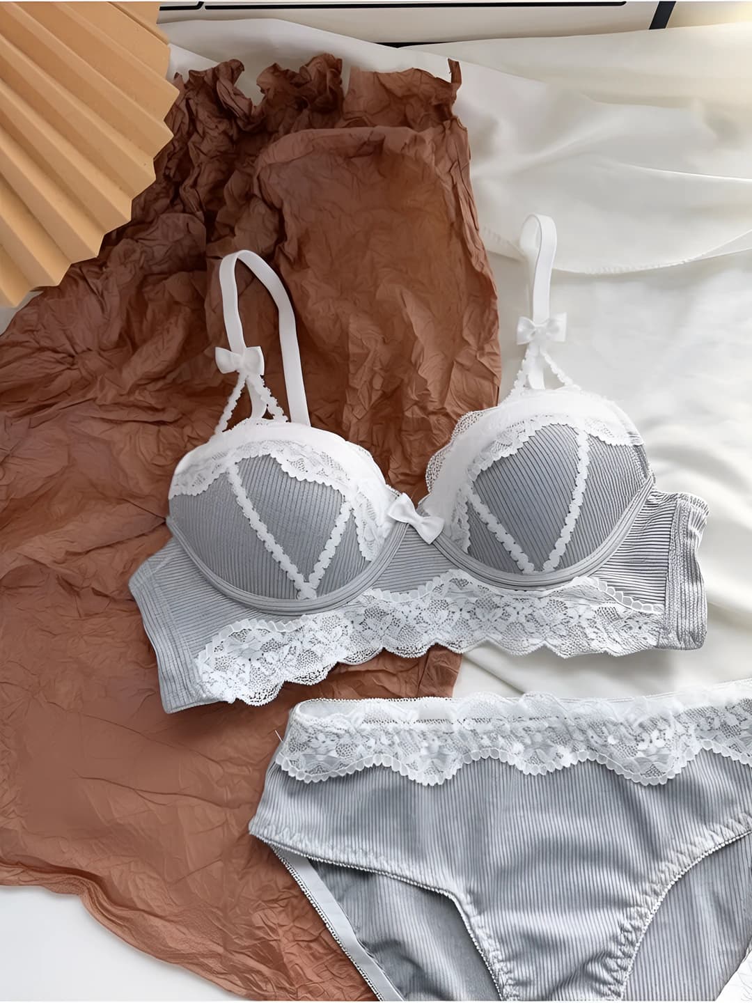Light grey set