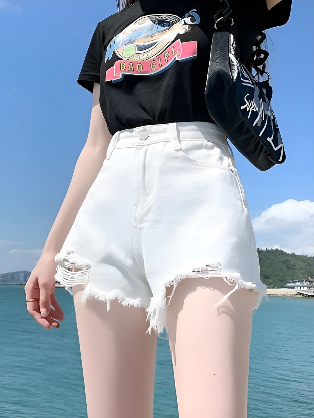 Women's white distressed denim shorts, high waist, wide-leg, slimming, summer 2026