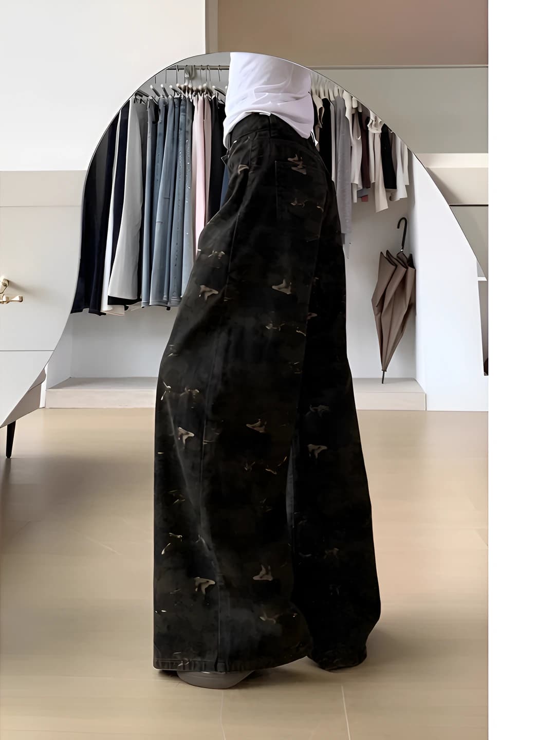 Ayollar uchun yozgi kamuflyaj jinsi shim, baland bel, bo'sh (oversize) keng shim, katta o'lcham