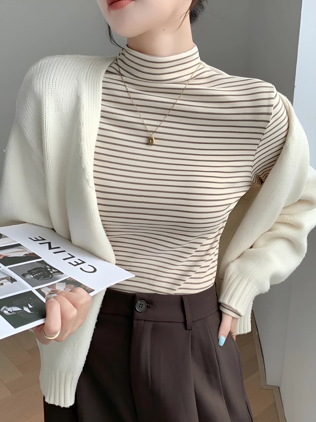 Ayollar uchun yarim baland yoqali chiziqli uzun yengli vodolazka, koreys uslubida, polyester