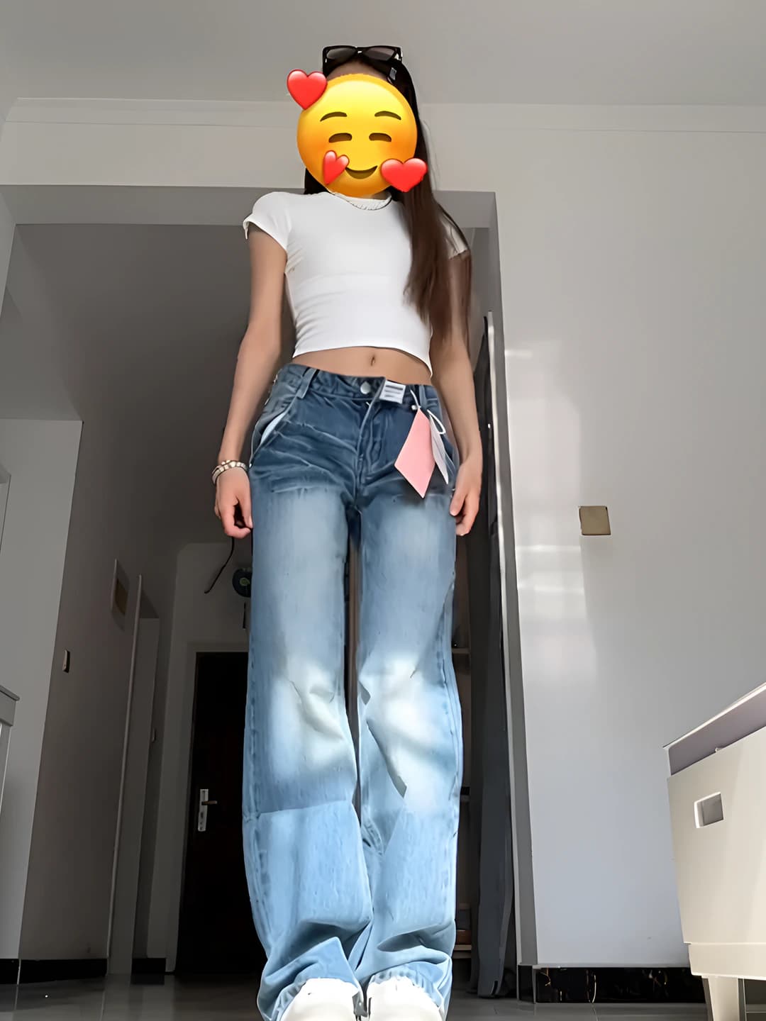 Ayollar uchun retro uslubdagi bo'sh (oversize) keng va klesh jinsi shimlar, baland bel, nozik ko'rsatadigan, to'g'ri kesim, uzun shim, bahor-kuz