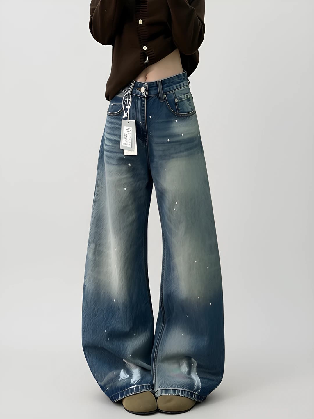 Women's wide and flared jeans in retro style, loose fit, high waist, trousers, casual style