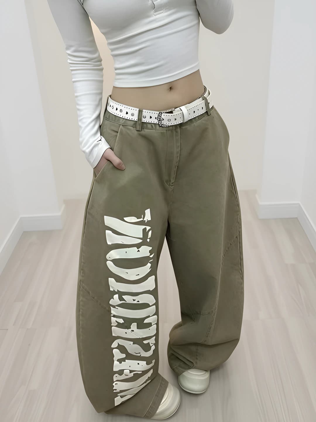 Ayollar uchun retro uslubdagi bosma naqshli keng jinsi shim, baland bel, bo'sh (oversize) fit, bahor-kuz mavsumi uchun