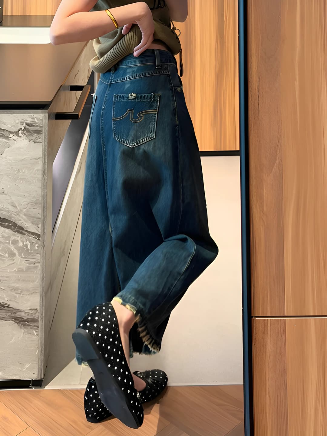 Women's wide and flared jeans: high waist, mid-length, skirt, street style, slit