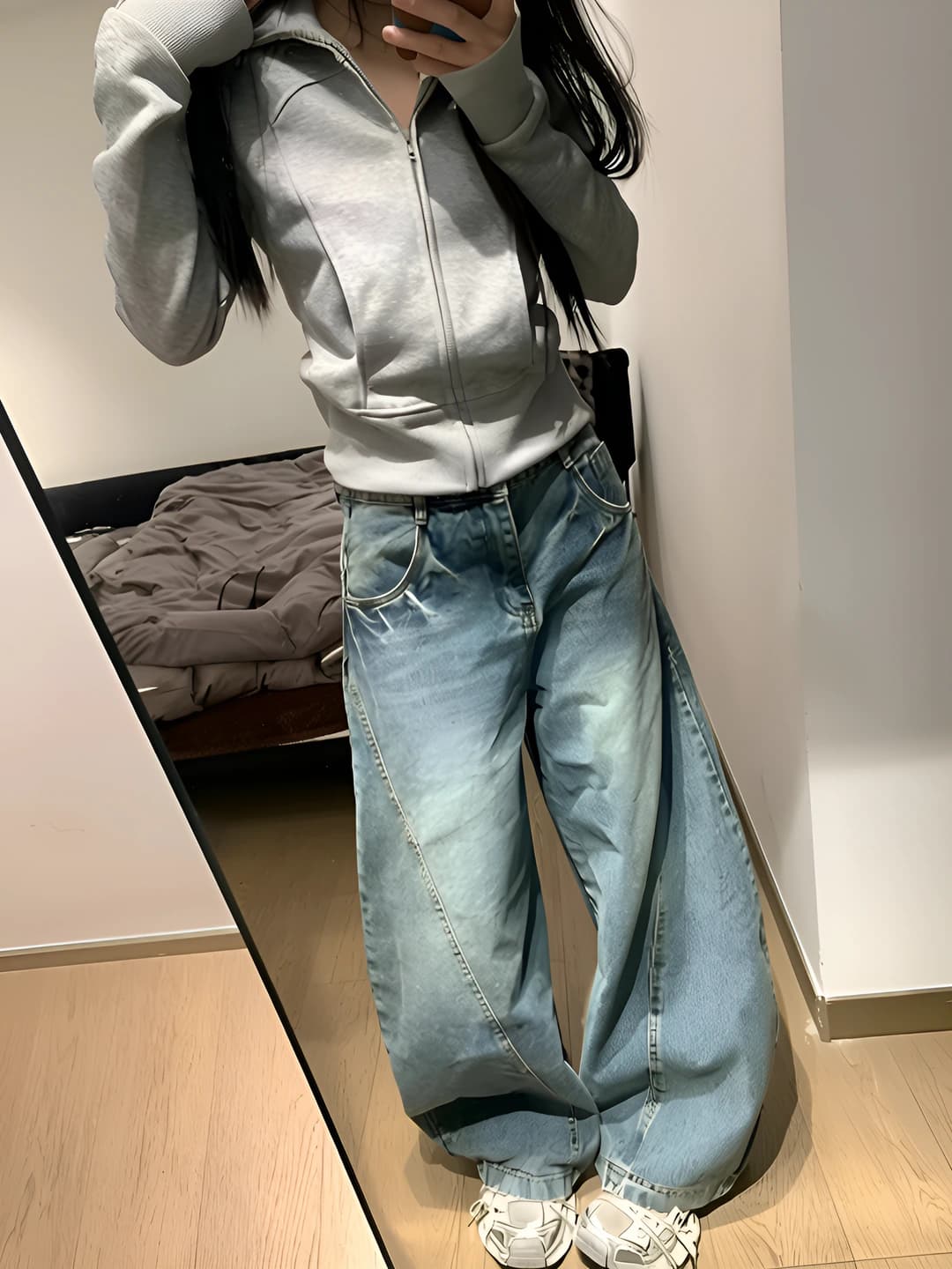 Women's wide and flared jeans, spring-autumn, high waist, loose fit, slimming, straight cut, trousers, casual