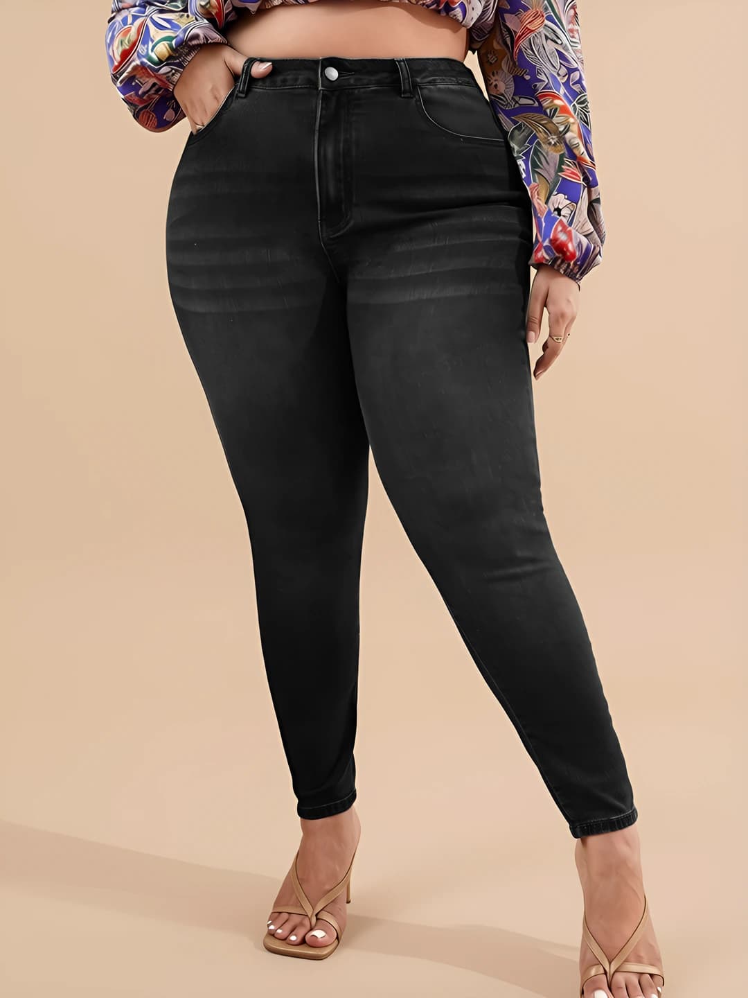 Women's plus size stretch slim-fit jeans, 68.5% cotton, 25.7% polyester, 4.3% viscose, 1.5% spandex, mid waist, trousers, street style