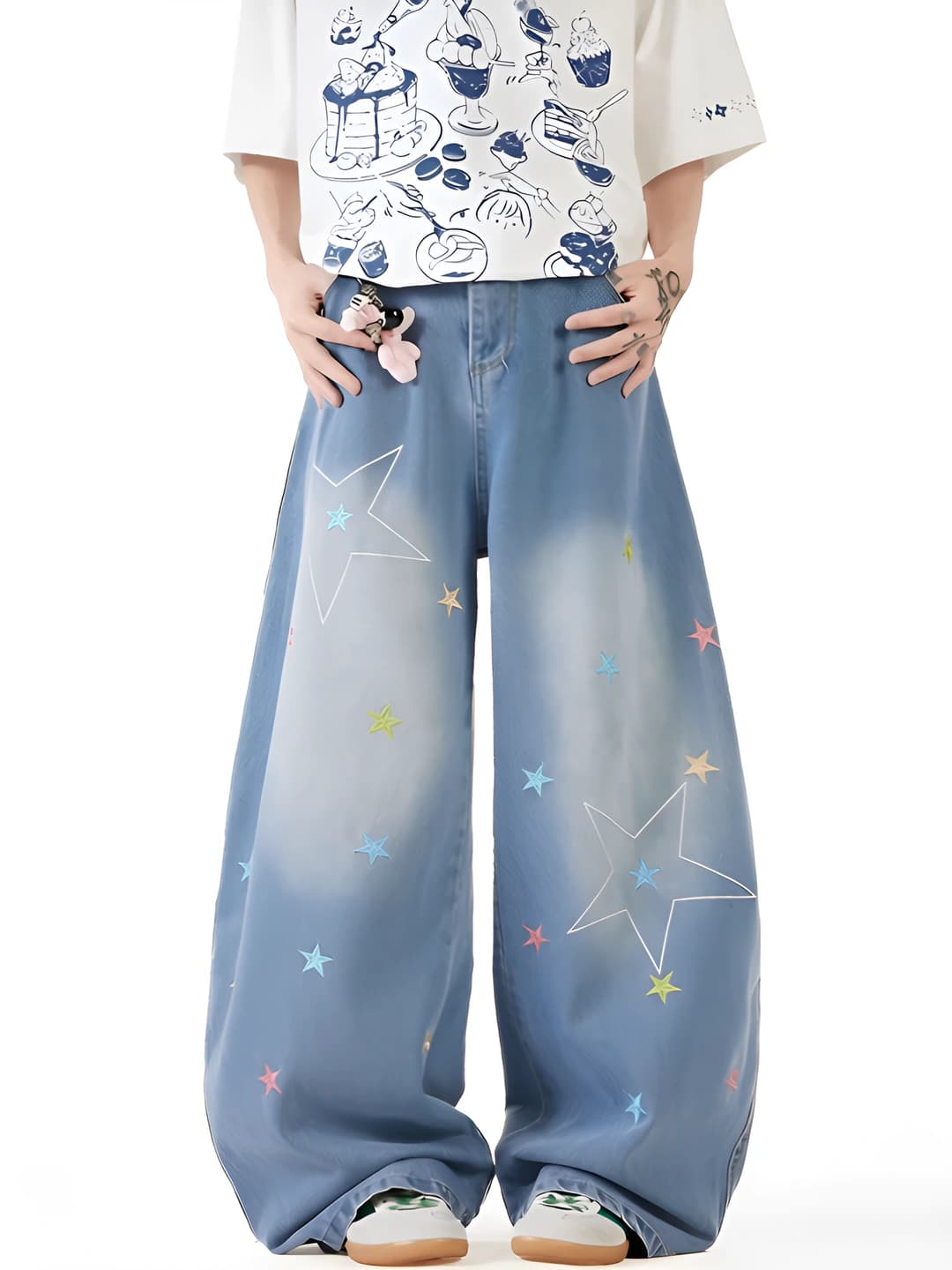 Ayollar uchun bahor-kuzgi keng va klesh jinsi shimlar, baland bel, bo'sh (oversize) fit, yulduz kashtali, ko'cha uslubidagi