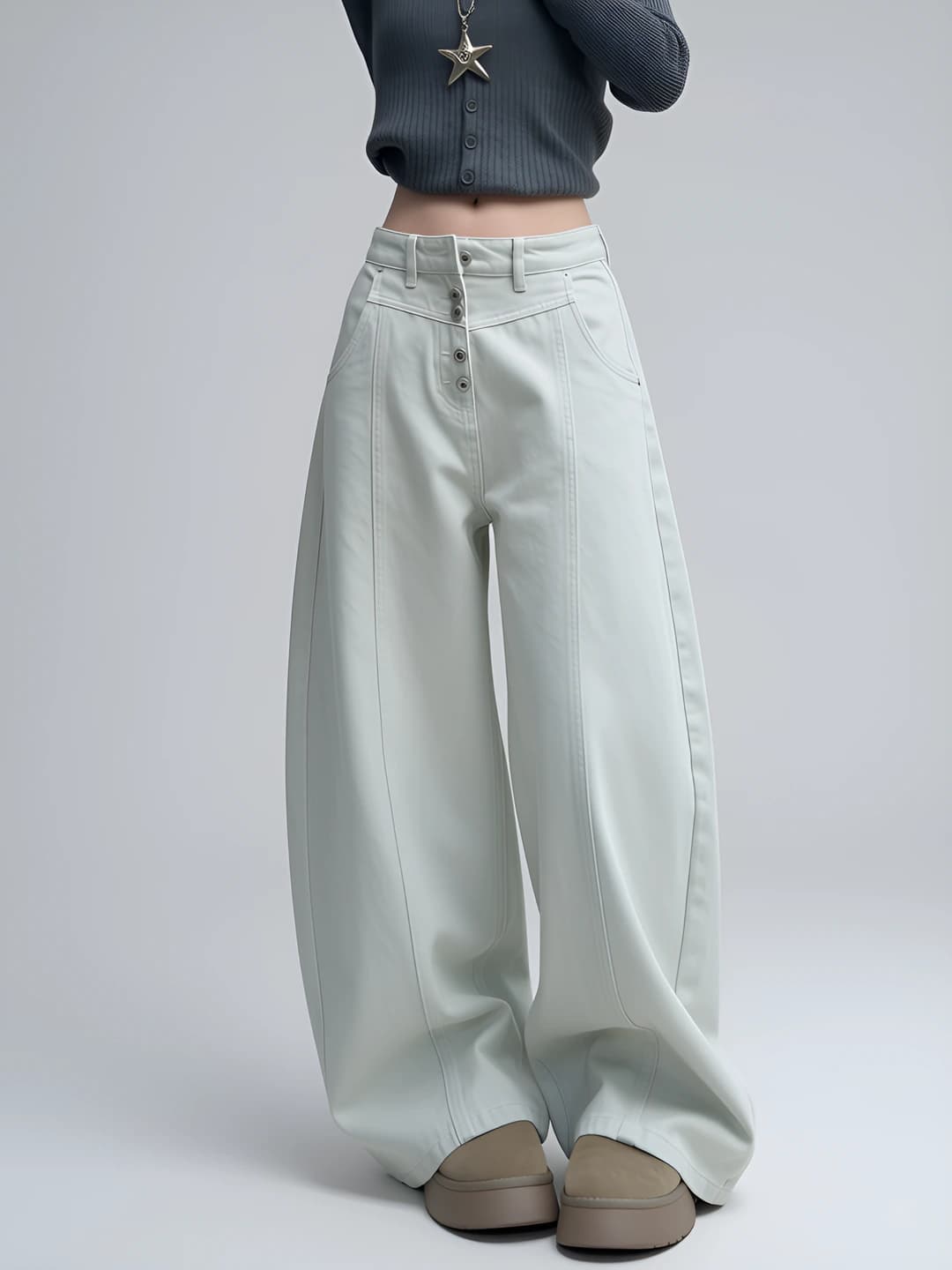 Ayollar uchun jinsi shim: baland bel, to'g'ri kesim, bo'sh (oversize), uzun shim, bahor-kuz, kundalik uslub