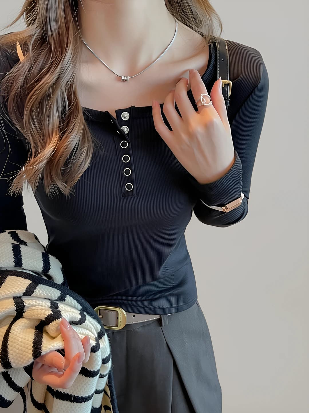 Women's long-sleeve base top with crew neck, buttons, slim fit, slimming, stretch, all-season, casual, simple style