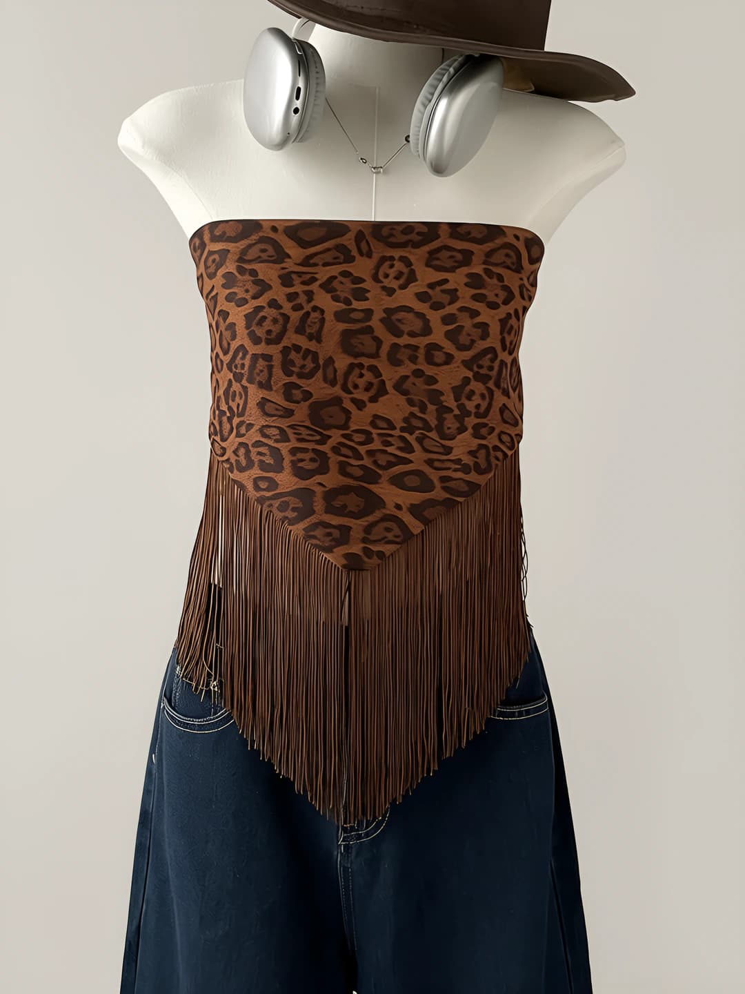 Ayollar uchun yozgi leopard naqshli franshizli bandli top