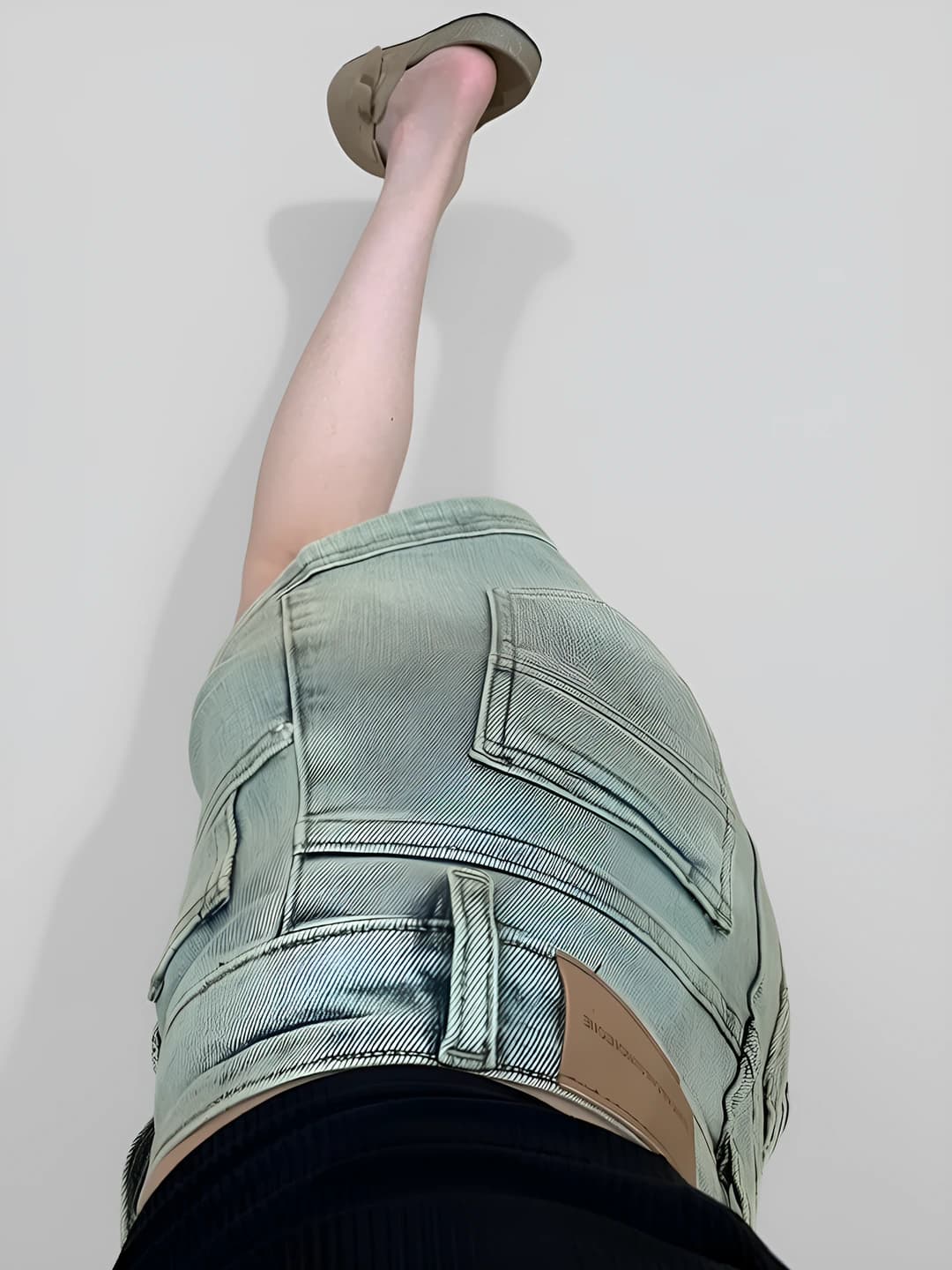Women's denim shorts, 2026 spring-summer, thin, high waist, stretch, slimming, short shorts, straight cut, distressed style