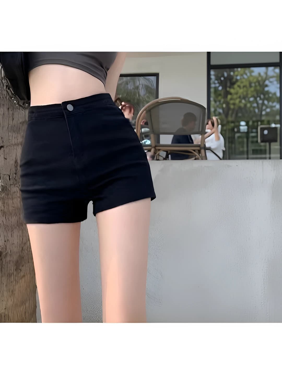 Black shorts - no belt
