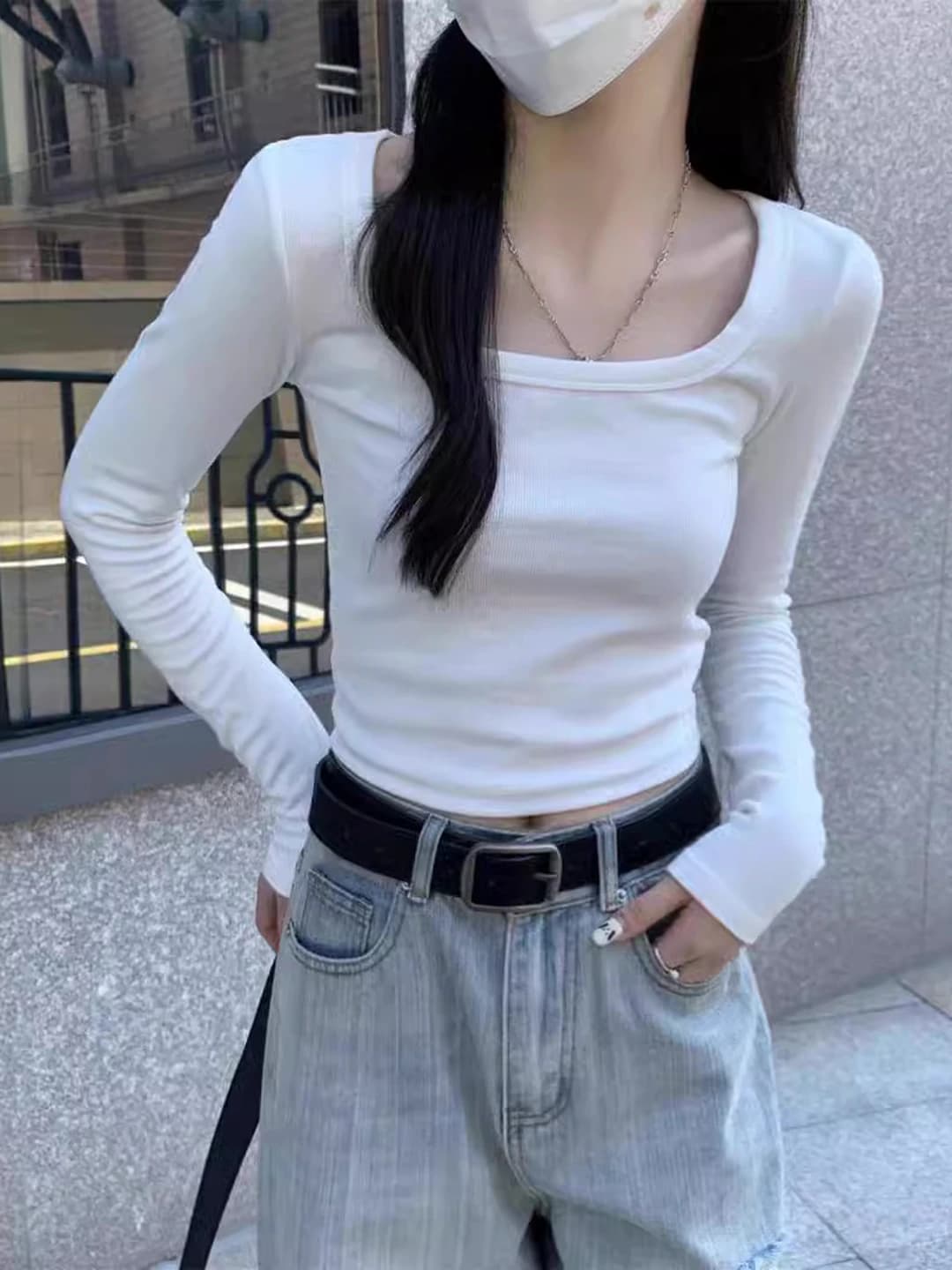 Women's long-sleeve slim fit cropped long-sleeve base top, white, U-neck, for spring-autumn and winter