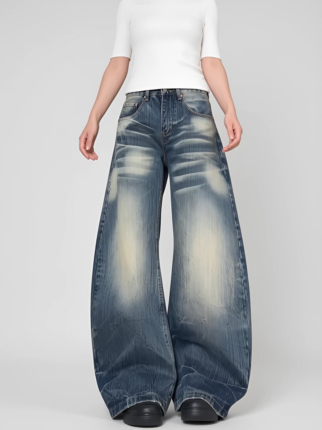 Women's wide and flared jeans, high waist, loose fit, slimming, casual style