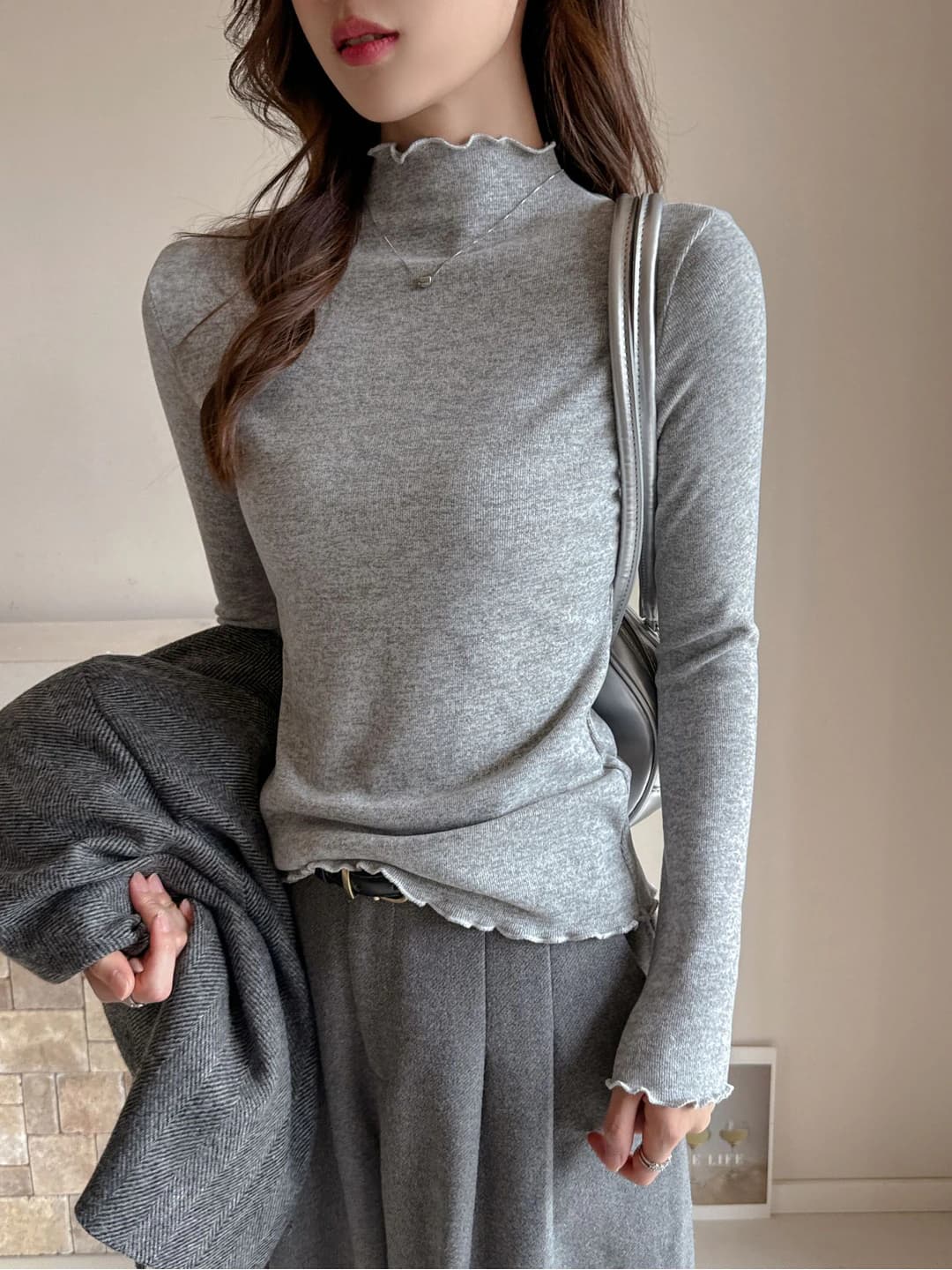 Women's autumn-winter long-sleeve base top, slim fit, thickened, stretch, mock neck, long sleeve, ruffle edges, faux cashmere fabric