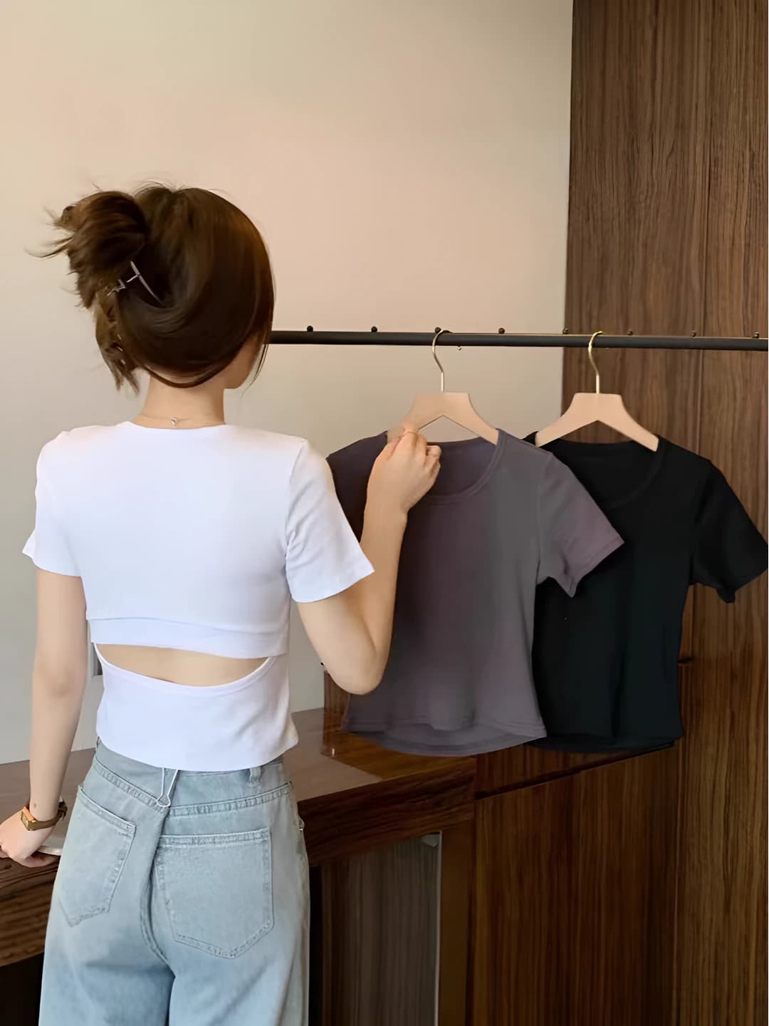 Women's Korean style white crew neck short sleeve ribbed crop top, summer, slim fit, slimming, back cutout design