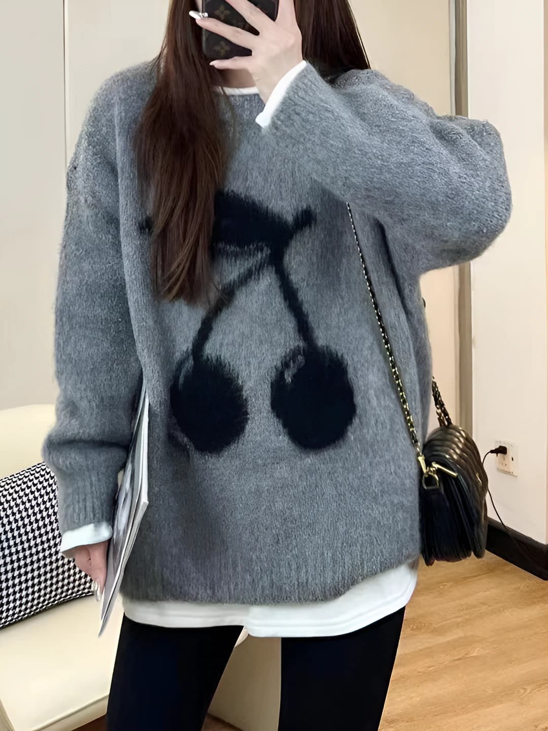 Women's autumn-winter crew neck sweater with fruit pattern, loose fit, and long sleeves