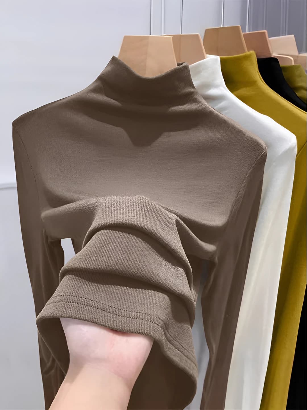 Women's long-sleeve mock-neck long-sleeve base top, warm for spring-autumn, loose fit, polyester fabric, geometric pattern