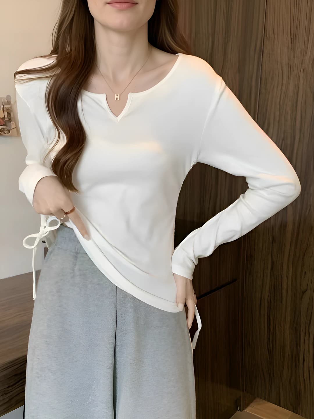 Women's long-sleeve top with V-neck, slim fit, 90-95% cotton, autumn