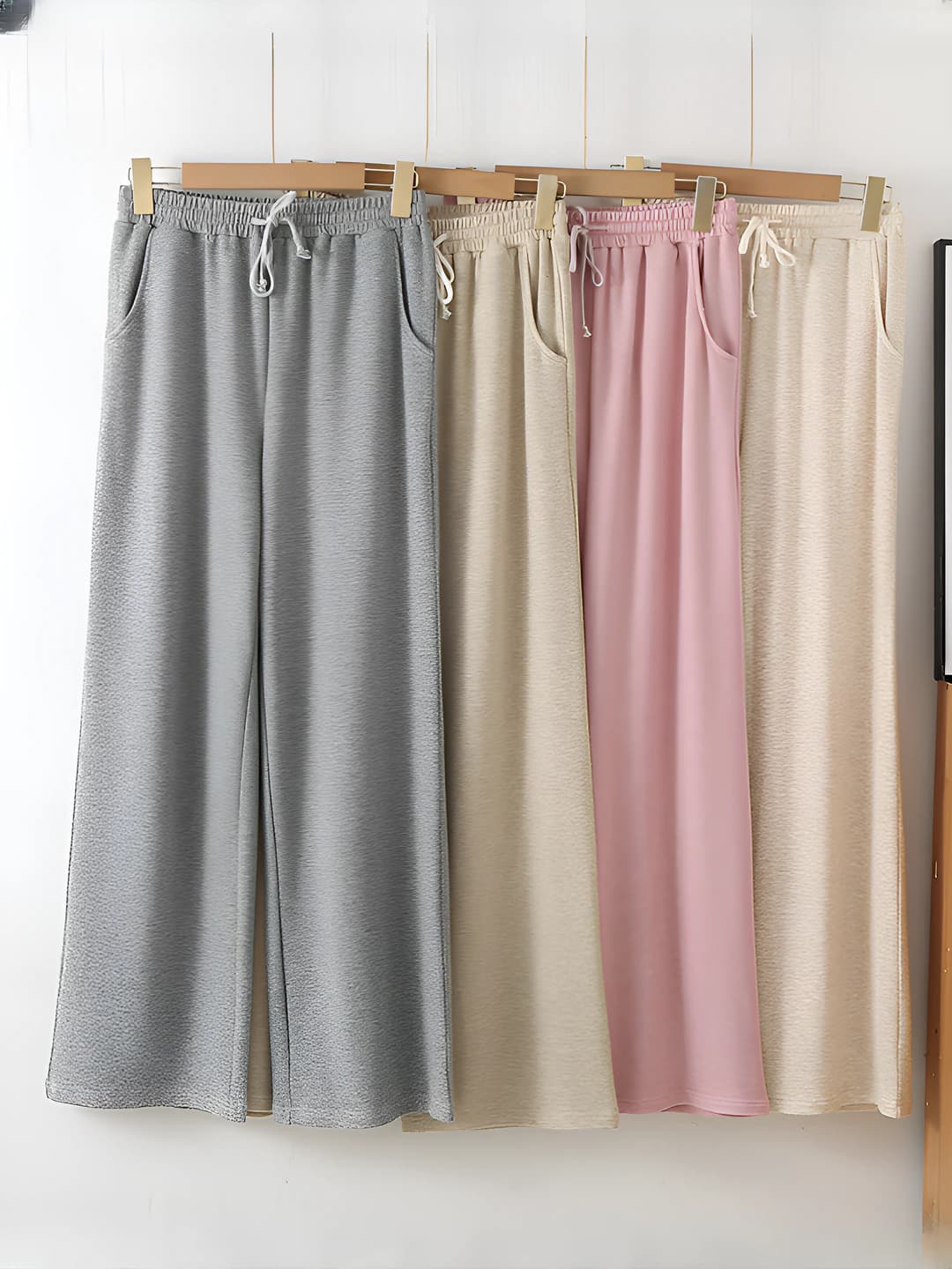 Ayollar uchun kuz-qish va bahorga mo'ljallanib ishlangan, bo'sh (oversize) to'g'ri kesimda, uzun shim, polyester mato, kundalik va uyda kiyiladigan, tashqariga chiqishga yaroqli, bog'ichli uyda kiyiladigan uzun shim