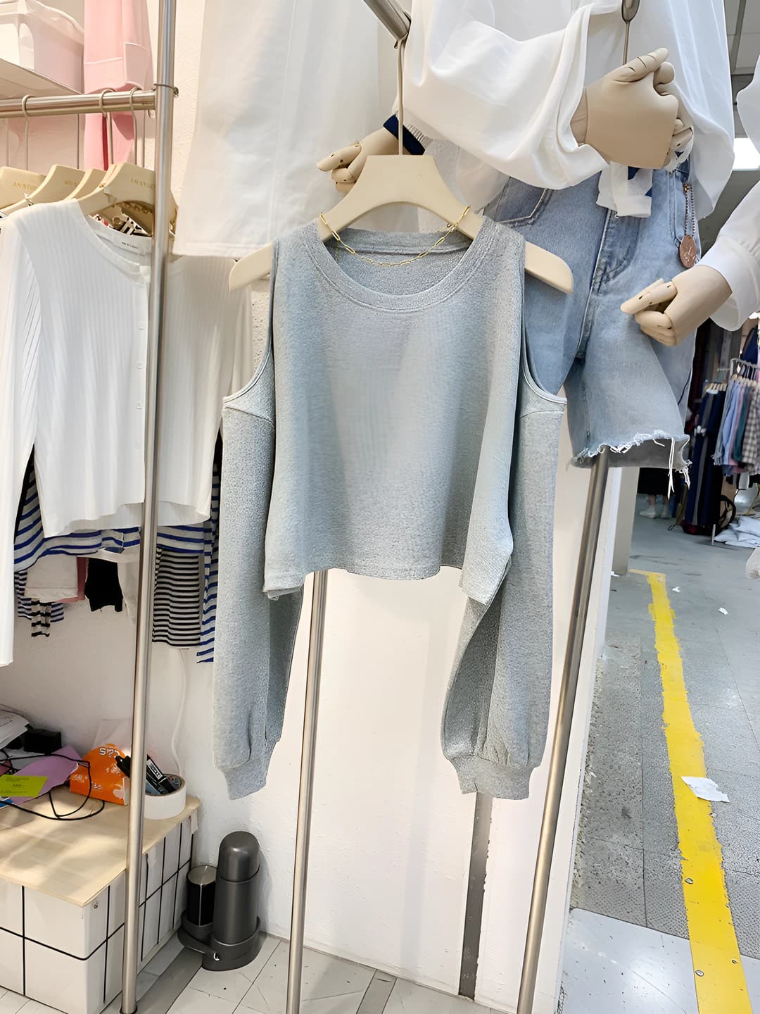 Grey T777773