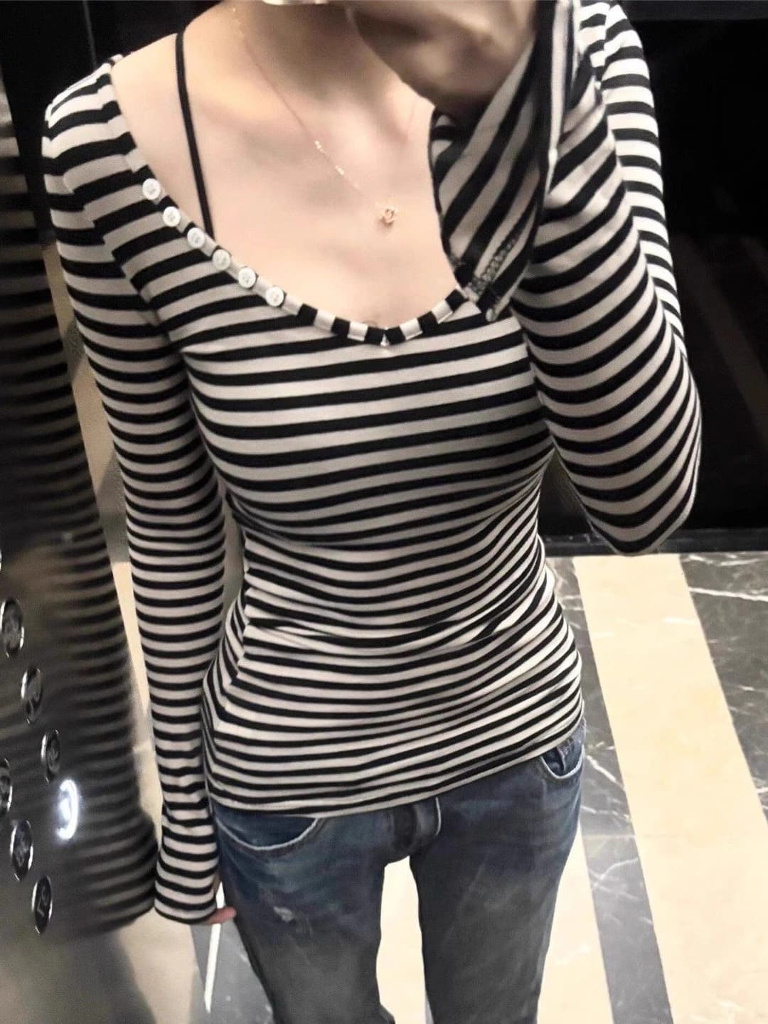 Women's long-sleeve striped top, V-neck, slim fit, slimming, casual style