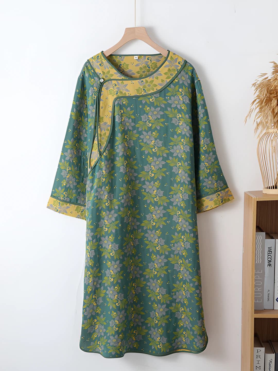 Bloom season - yellow-green