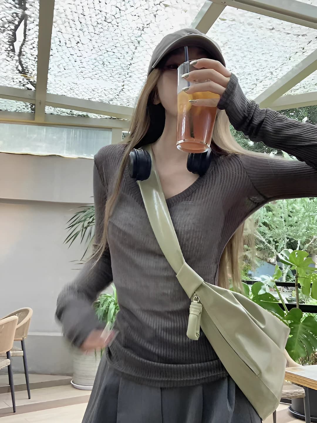 To'q kulrang (temir quti)