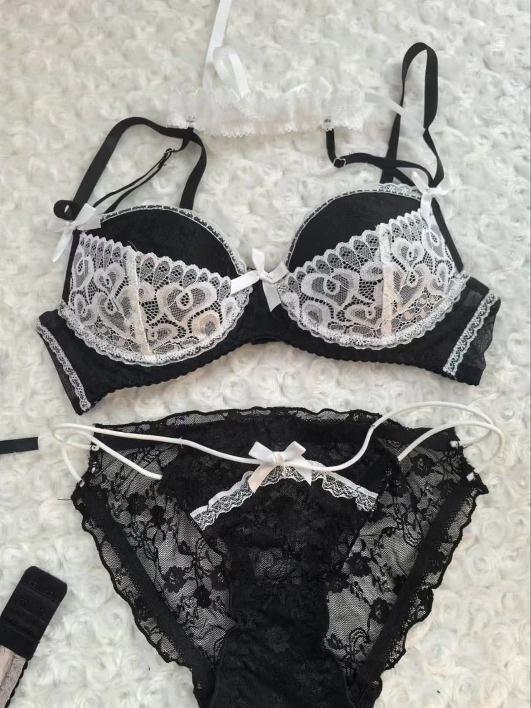 Black & white, set
