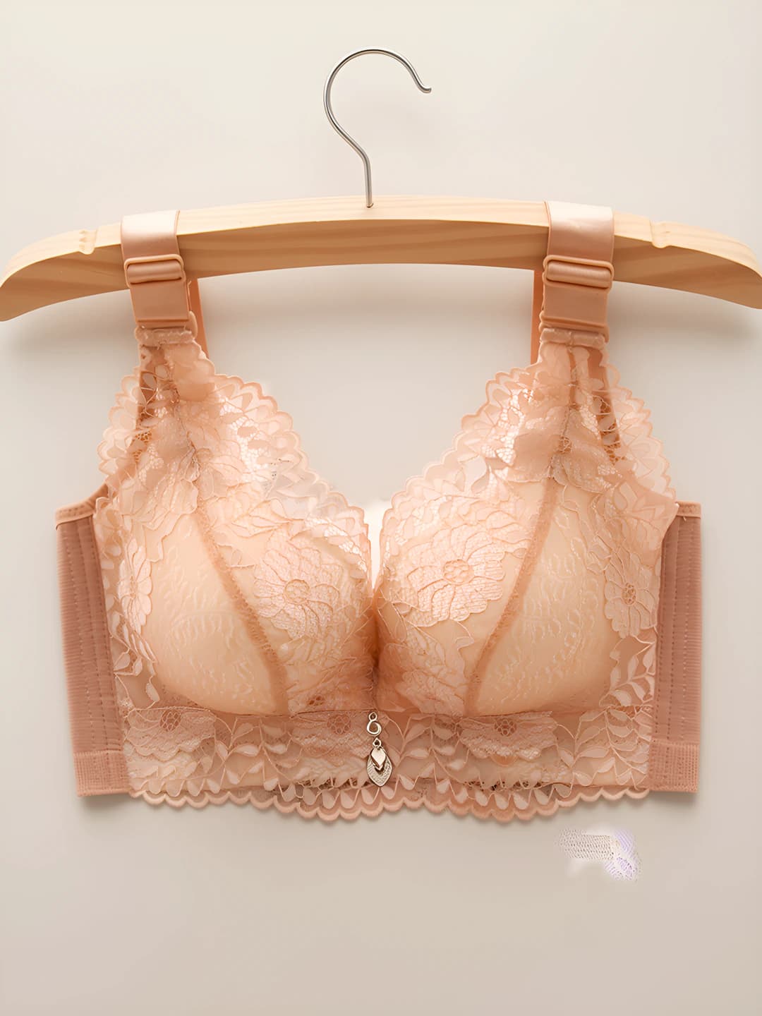 Women's lace bra: embroidered, push-up, lifting, side-slimming, wire-free, breathable, moisture-wicking, comfortable, shaping