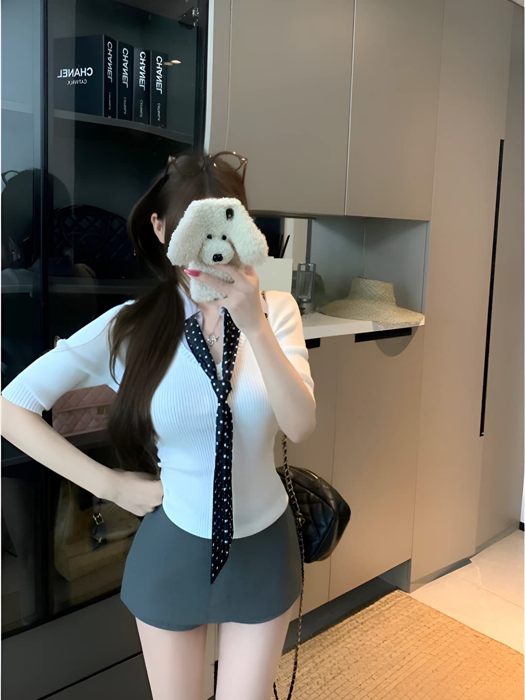 Grey collar