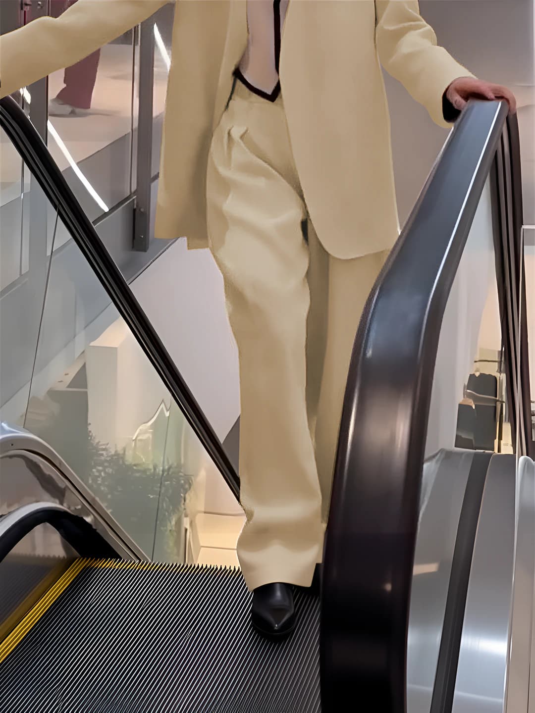 Жёлтые имбирные брюки