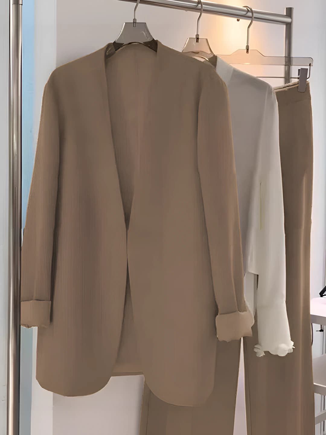 Khaki [pants+suit]