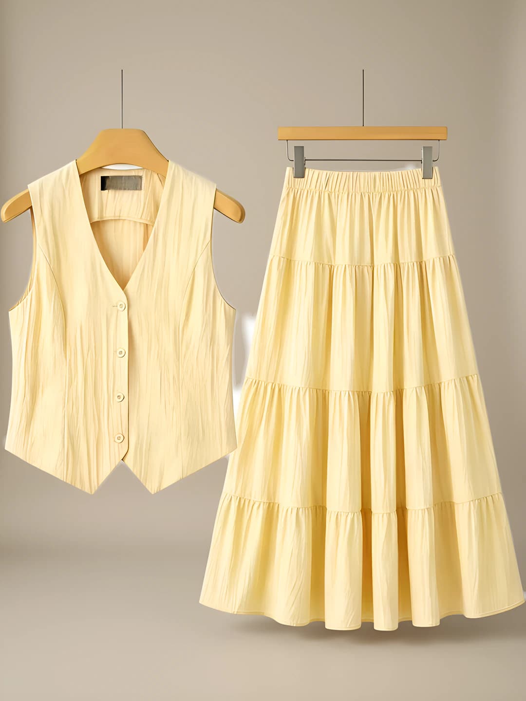 Light yellow set