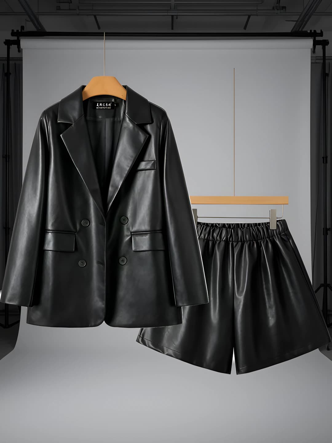 Black (set)