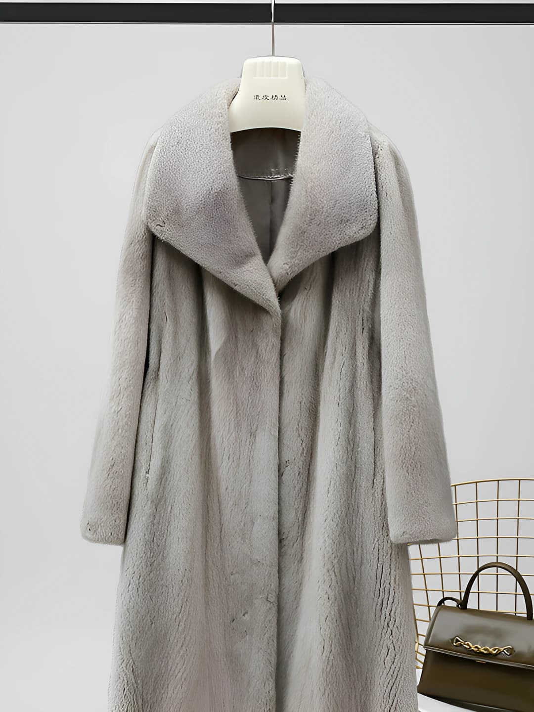 Silver grey, length 120 cm