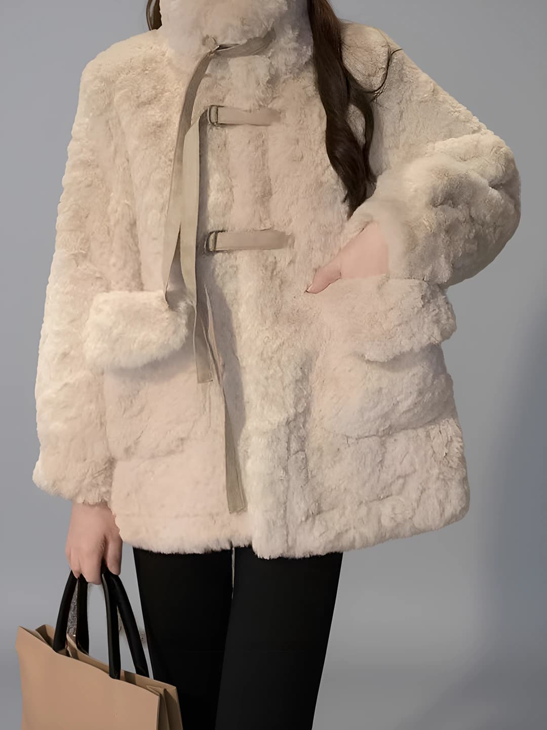 Women's thickened shearling coat with stand collar and long sleeve for autumn-winter in urban style
