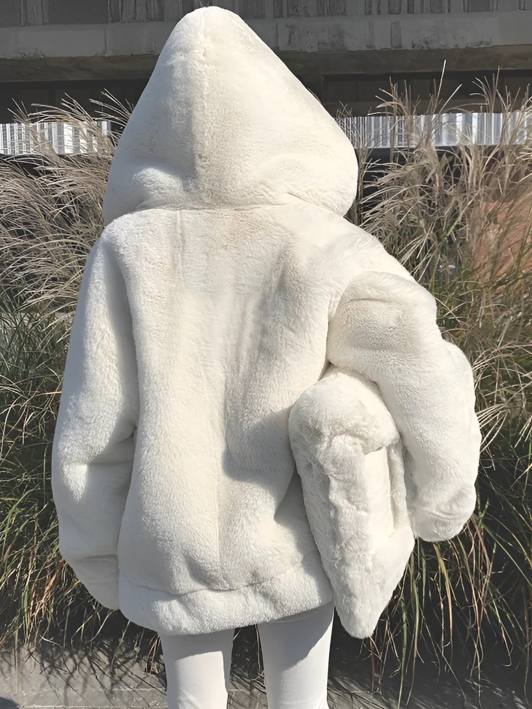 Women's Korean style loose fit mid-length faux fur hooded coat with long sleeves
