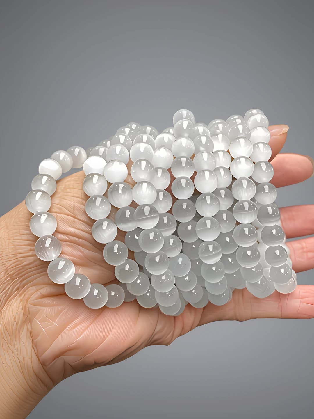 Women's round crystal bracelet in a simple style