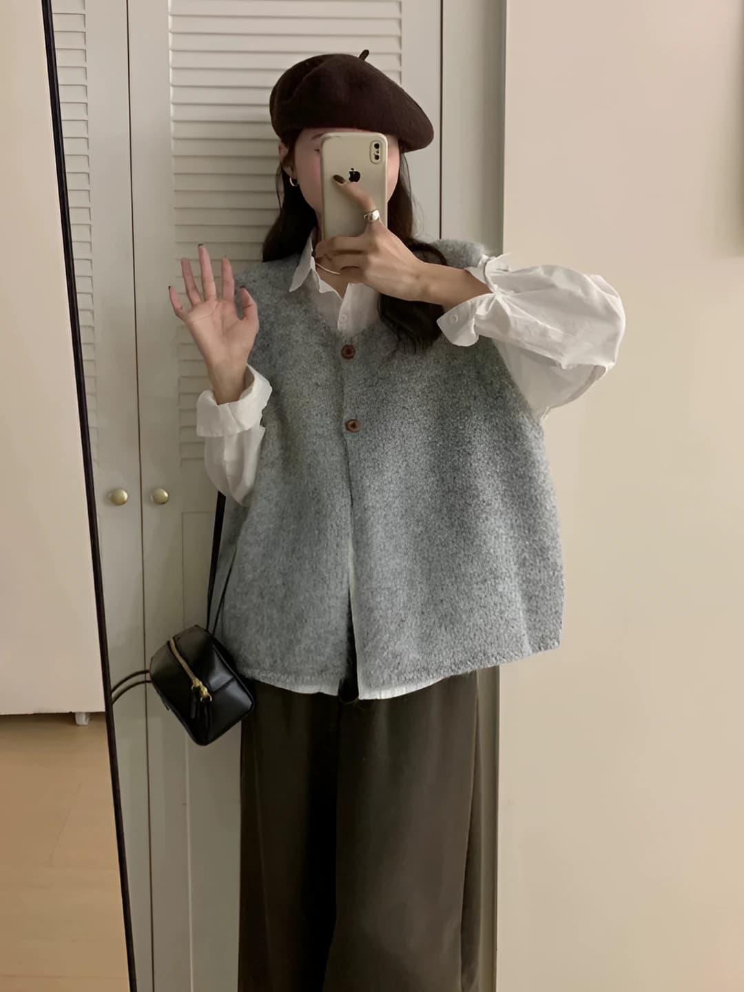 Women's retro sleeveless sweater vest, Korean style, autumn, loose fit, crew neck, solid colour