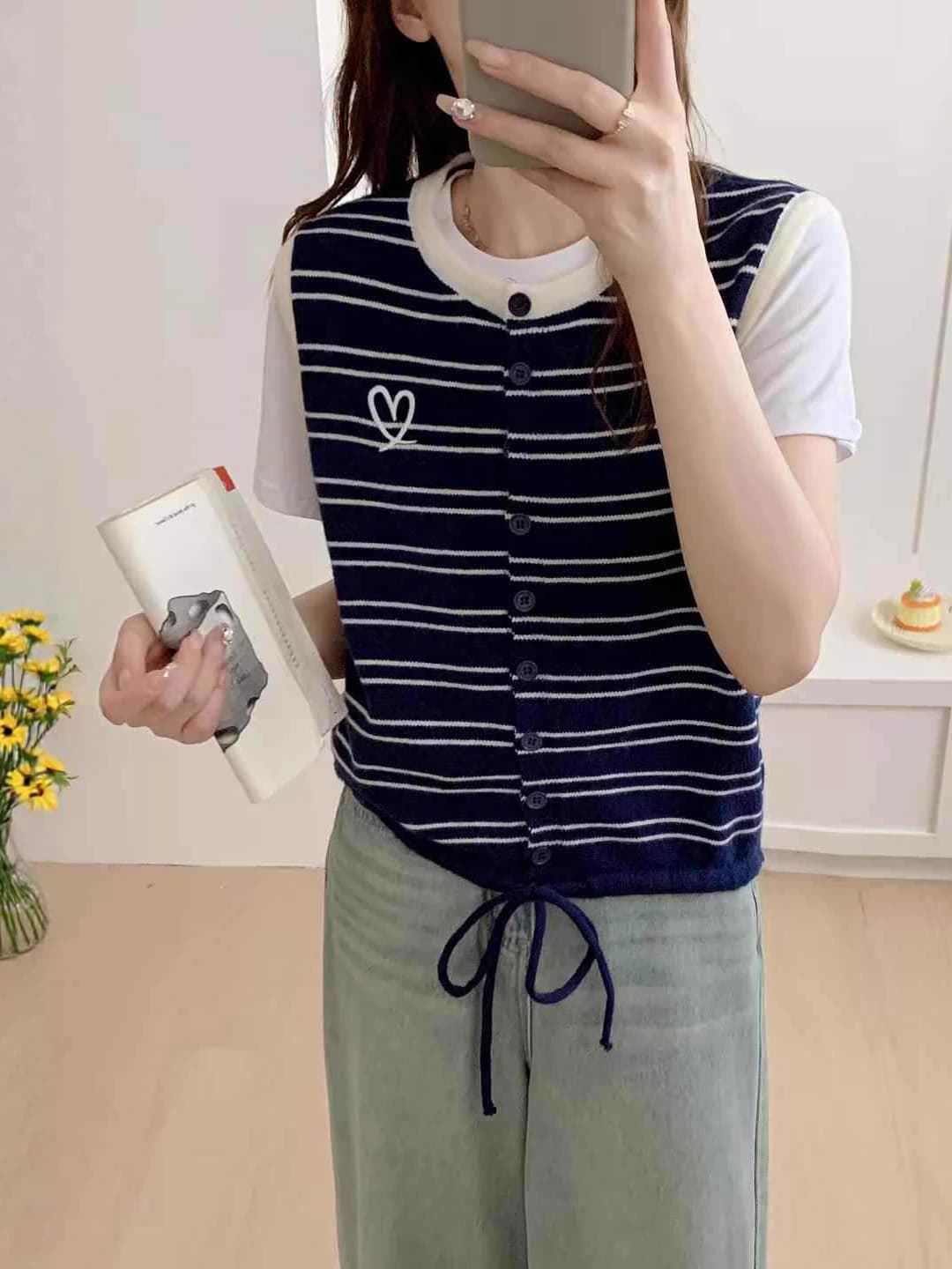 Women's striped knitted vest cardigan with heart embroidery, crew neck, single button closure, drawstring hem, retro style, autumn-winter 2026
