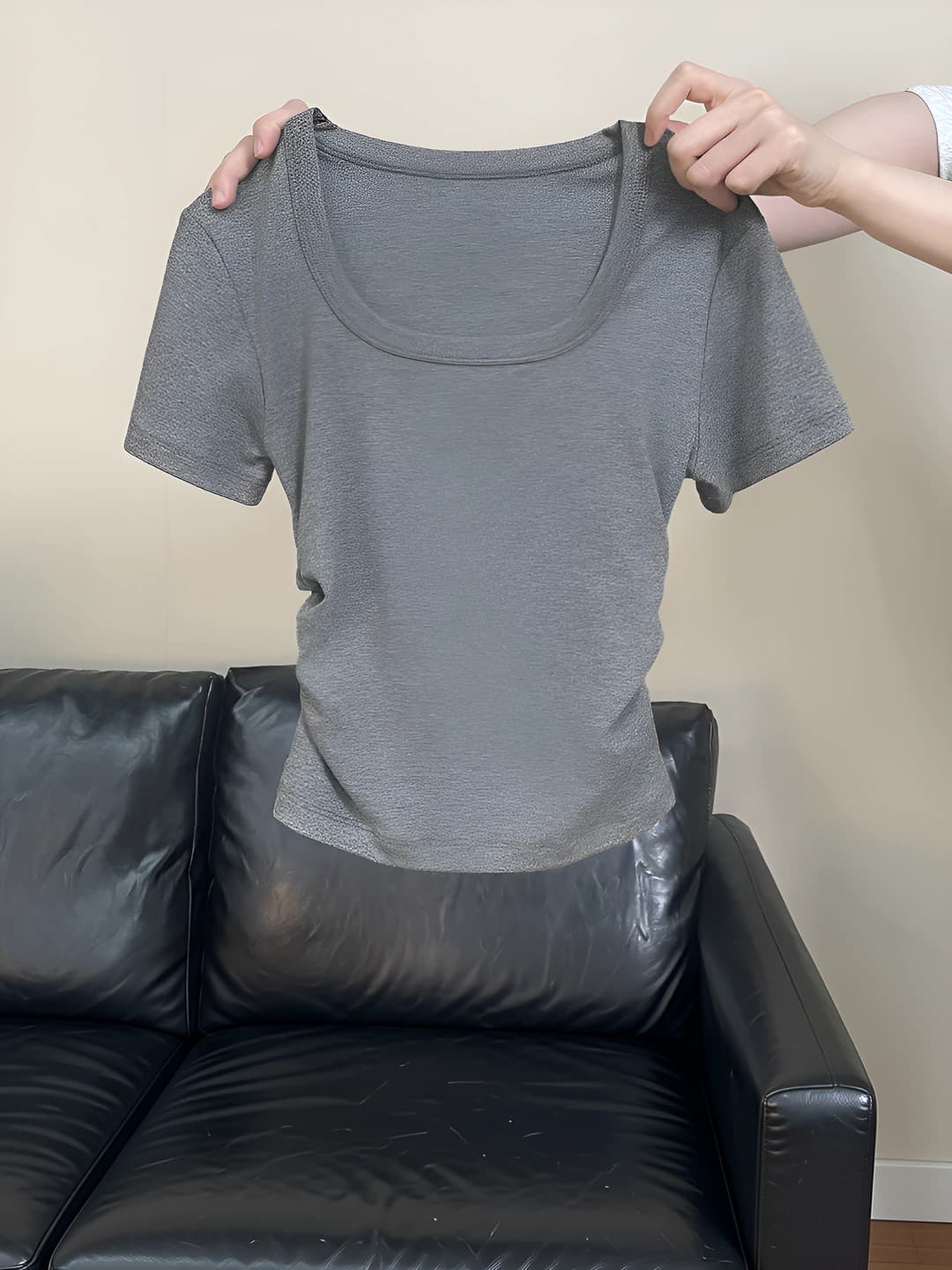 Women's slim fit, slimming, stretch, solid colour, short sleeve, square neck, side pleated, cropped t-shirt