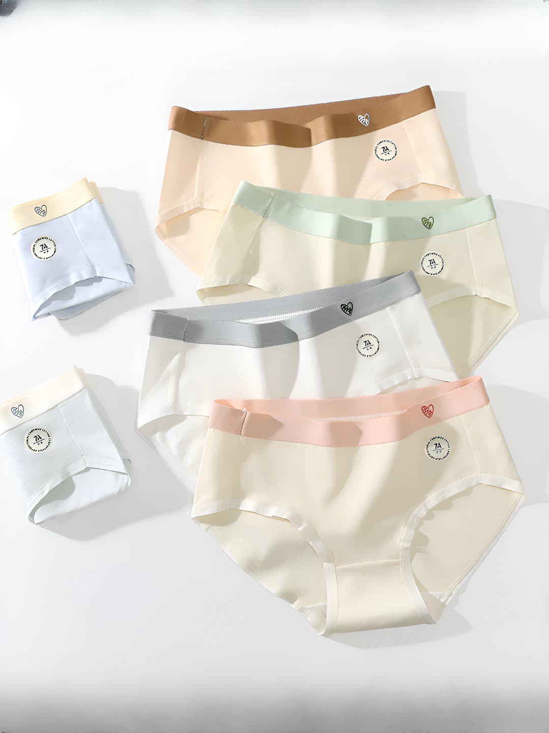 Women's pure cotton briefs, breathable, antibacterial, mid-waist, cartoon and color-block pattern, seamless, all-season