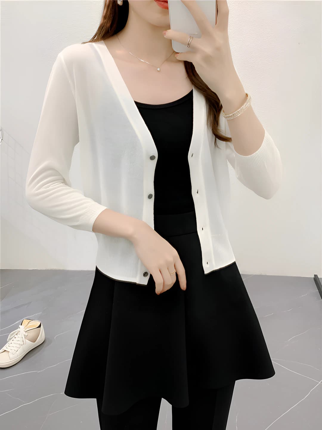 Women's summer thin knit cardigan in ice-silk fabric, V-neck, sleeveless, cropped, sun-protective